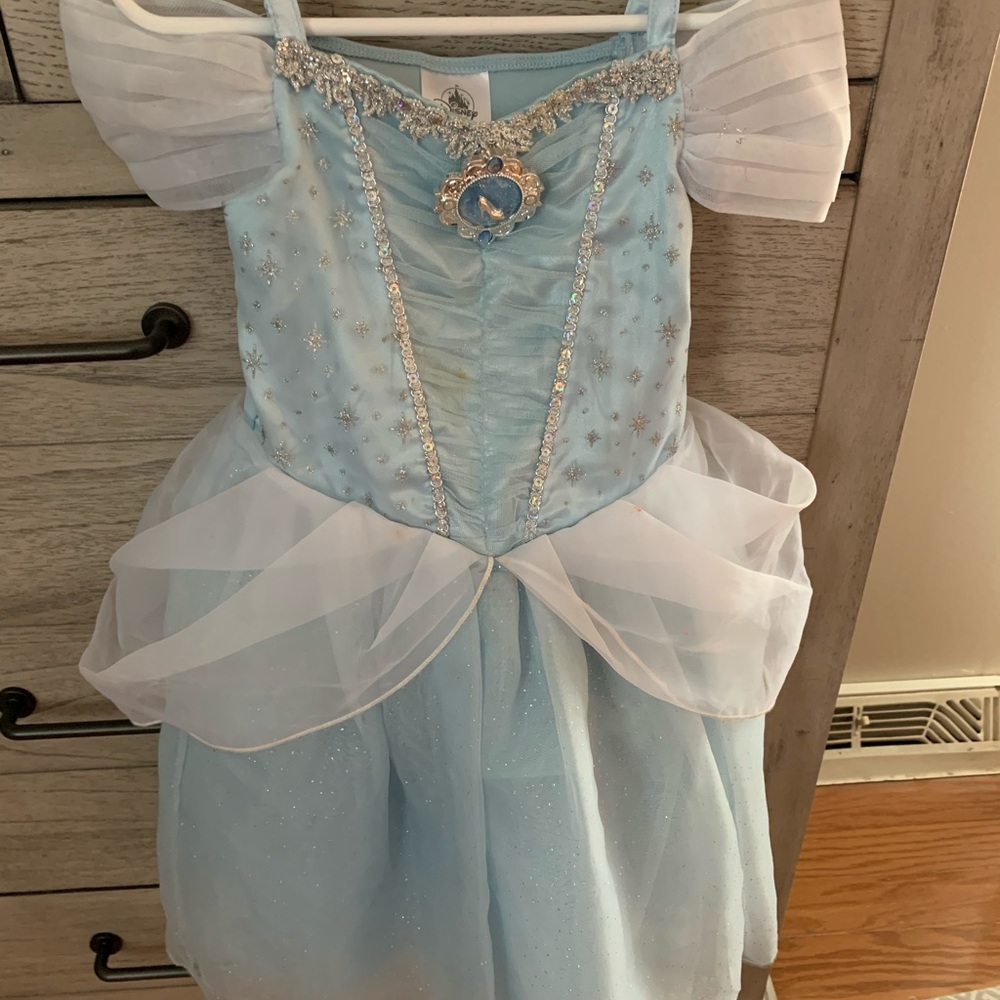 Beautiful Cinderella dress. Size 3